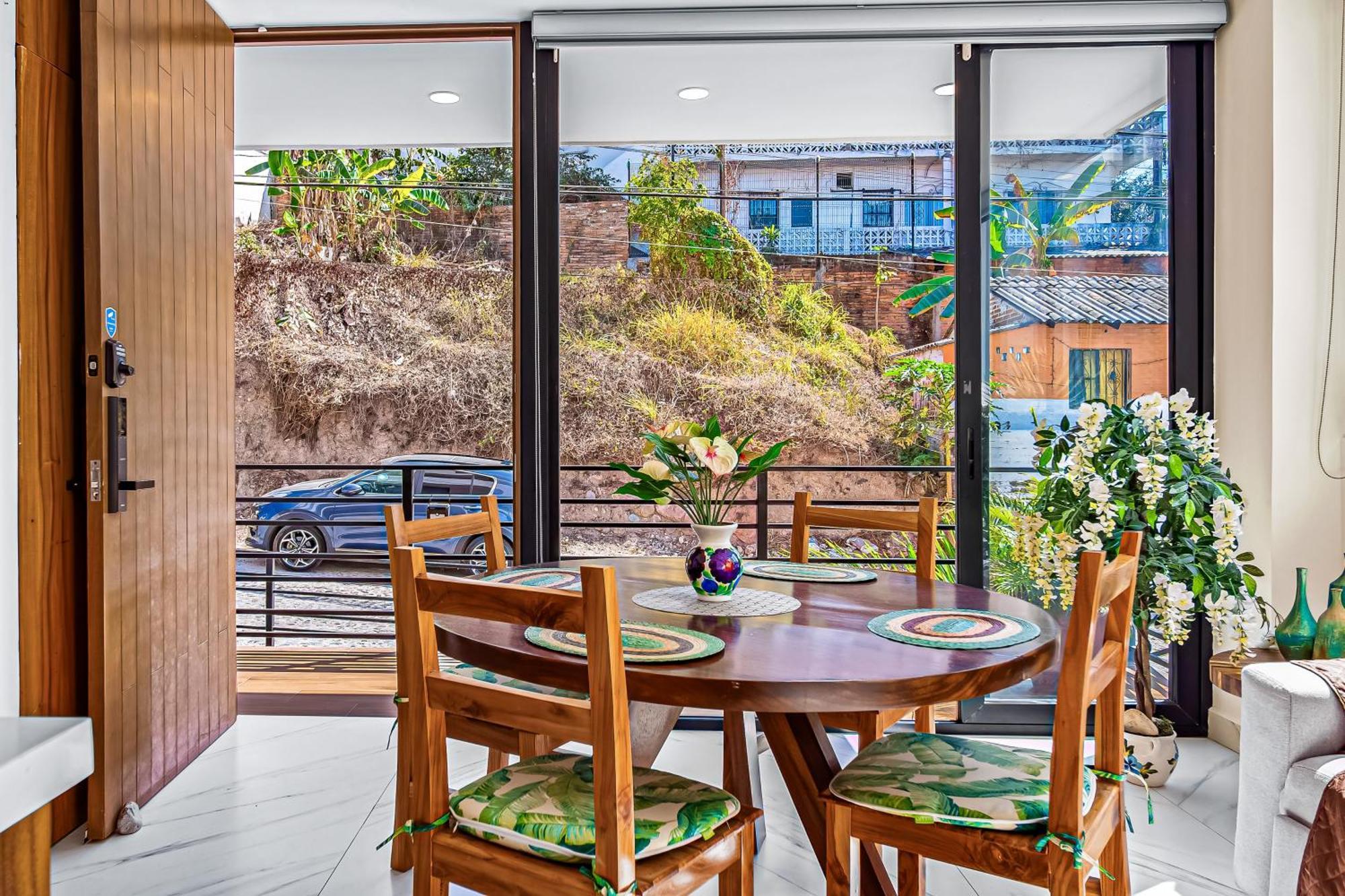 Horizon Cinco Apartment